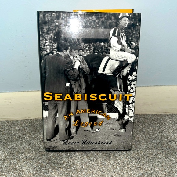 SeaBiscuit “AN AMERICAN LEGEND” 𝓑𝔂 𝓛𝓪𝓾𝓻𝓪‎ 𝓗𝓲𝓵𝓵𝓮𝓷𝓫𝓻𝓪𝓷𝓭 - Picture 1 of 7